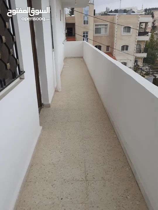 شقة طابقية للبيع السلط البحيرة
