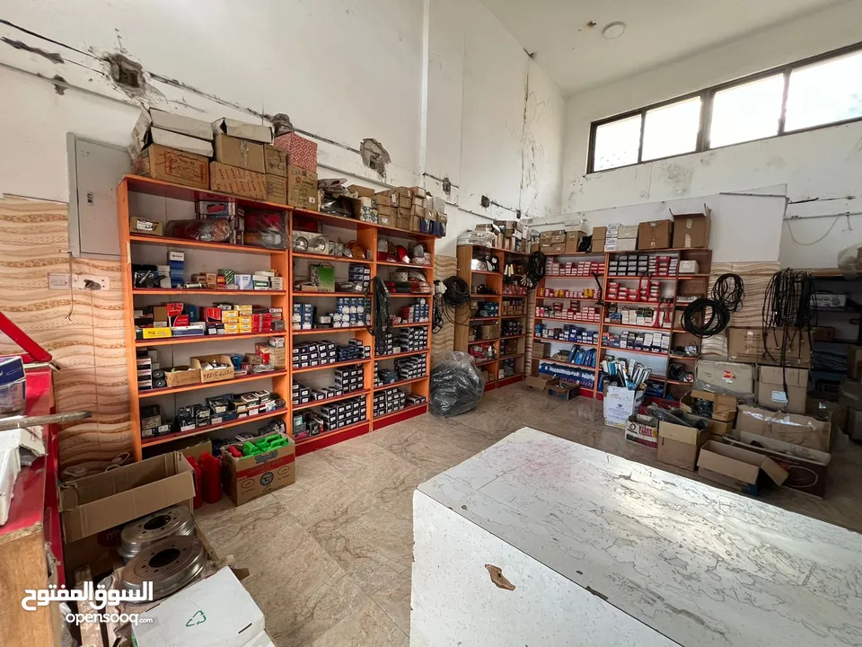 محل قطع سيارات للبيع كامل