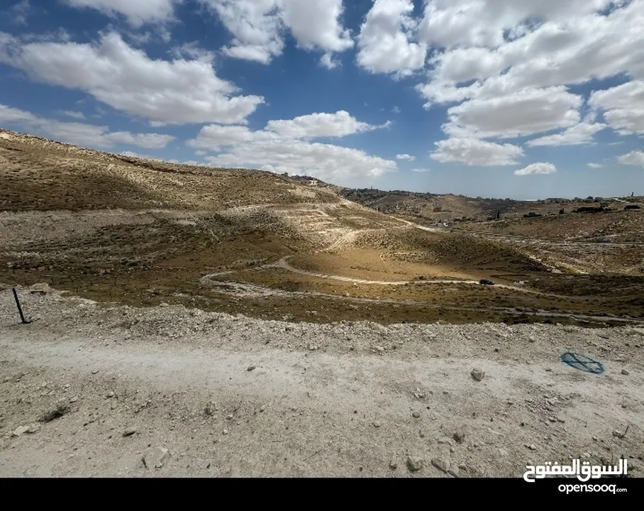 ارض للبيع في قرية مرج الغزلان