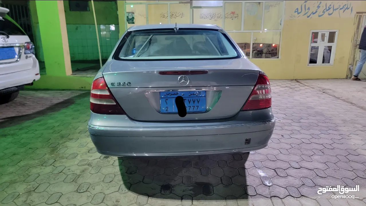 Mercedes Benz E320