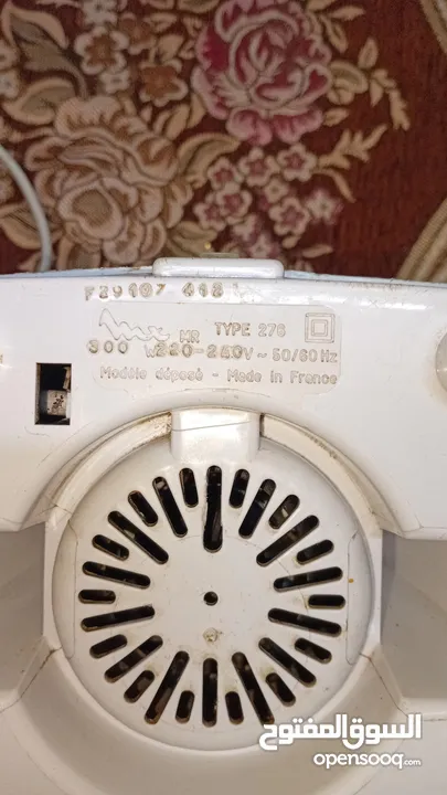 للبيع خلاط بهارات  ومشروبات بحاله جيده  صناعة فرنسيه زي مو كلشي موضح بصور للبيع بسبب التجديد
