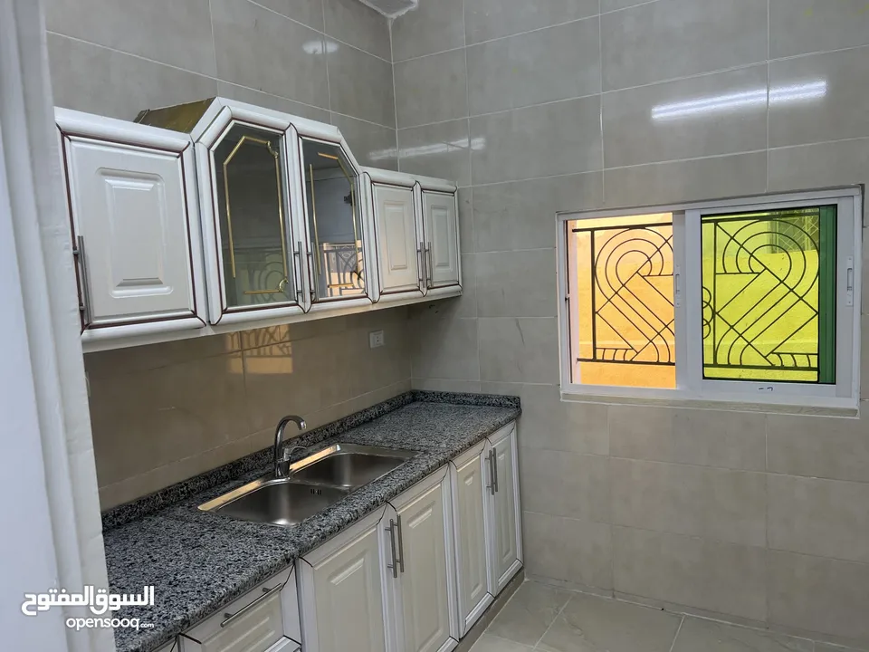 للباحثين عن الاستثمار عماره للبيع مؤجره بسعر رائع  او للبدل على عقار مع إمكانيه دفعه واقساط
