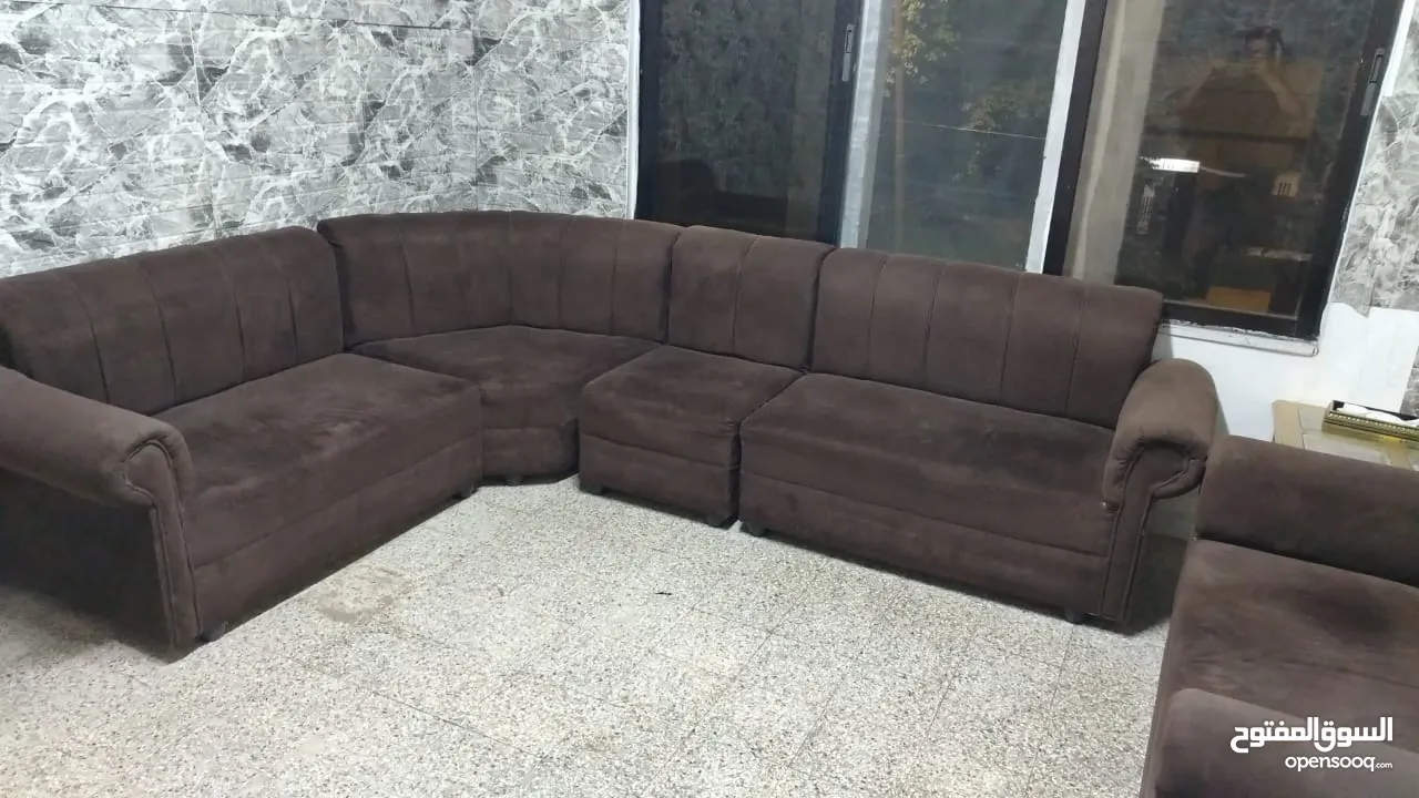 كنب بني كورنر  ممتاز مع كفرات