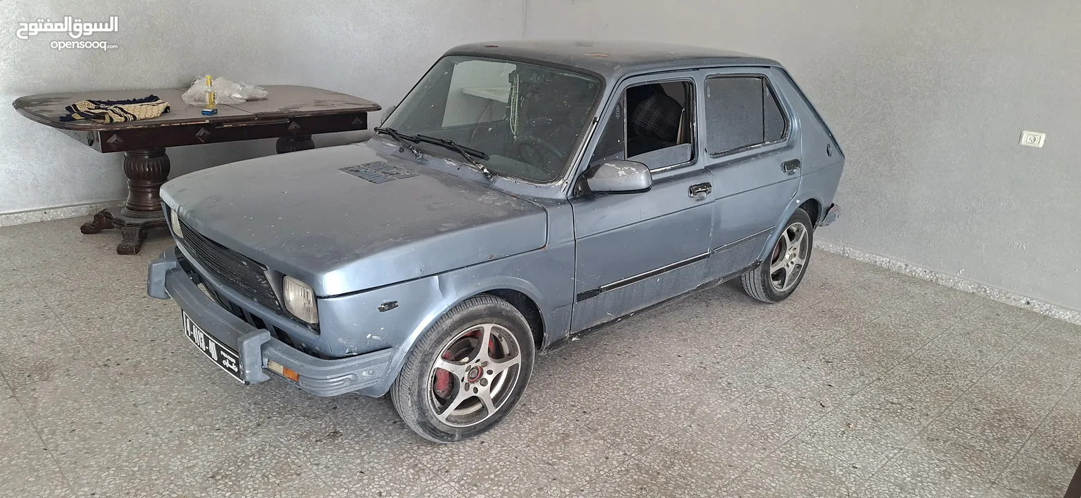 فيات 127موديل 1980غيار عادي ماتور 900قانوني عليها ترخيص سنة