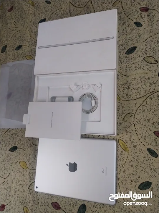 ايباد  الجيل  التاسع(64GB) Ipad 9 بطارية 90% بحالة الوكالة