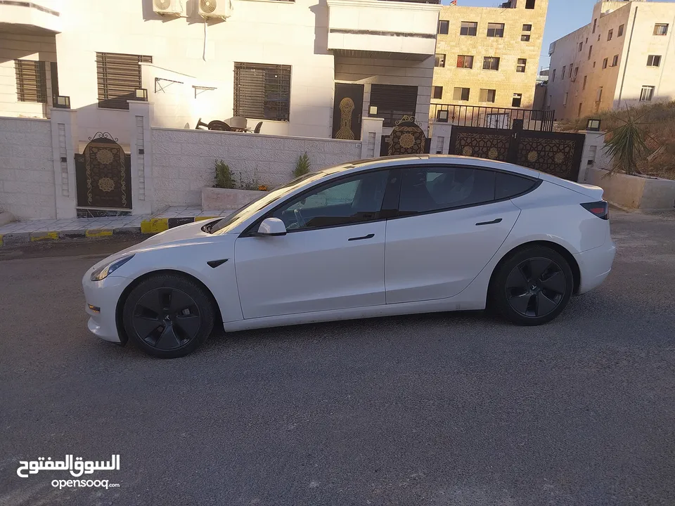 تيسلا موديل 3 بحالة ممتازة جدا