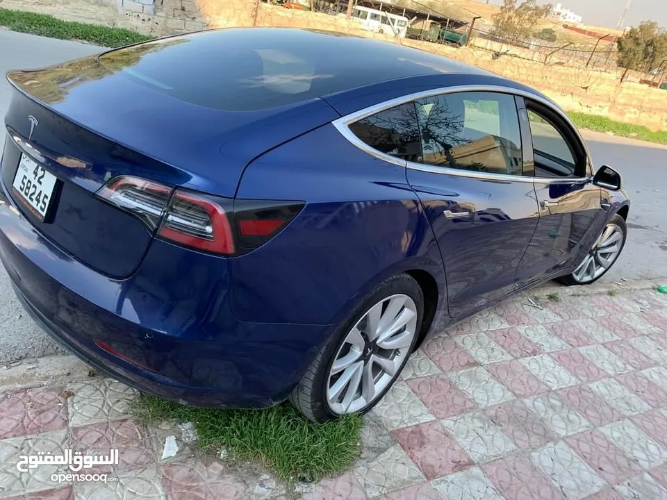 تيسلا 2019 model 3 ستاندرد بلس بحالة الوكالة لون مميز جنط 19 للبيع بسعر لقطة ومحروووووق