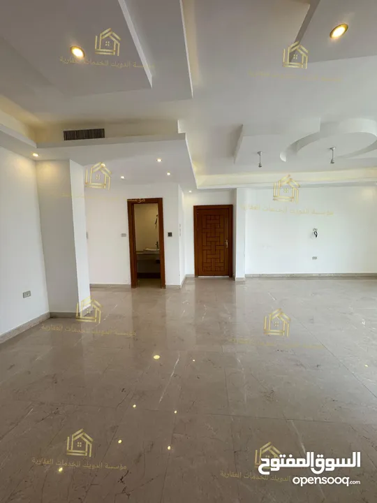 شقة فاخرة - لم تسكن - دير غبار - 3نوم 1ماستر - 220م - بإطلالــــه مميزة - قرب الخدمات العامة