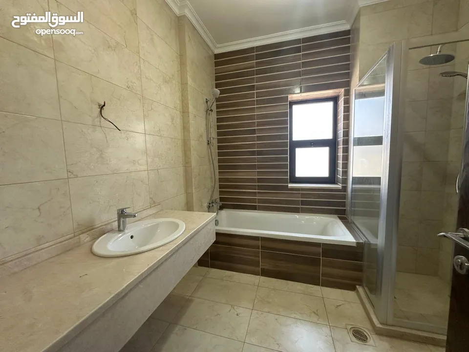 Villa for sale in Airport Road ( Property 42868 )-174804489