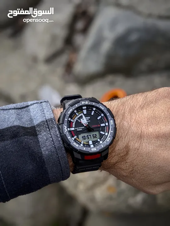 Casio Protrek PRT B70 حساسات وبلوتوث للاتصال بالهاتف