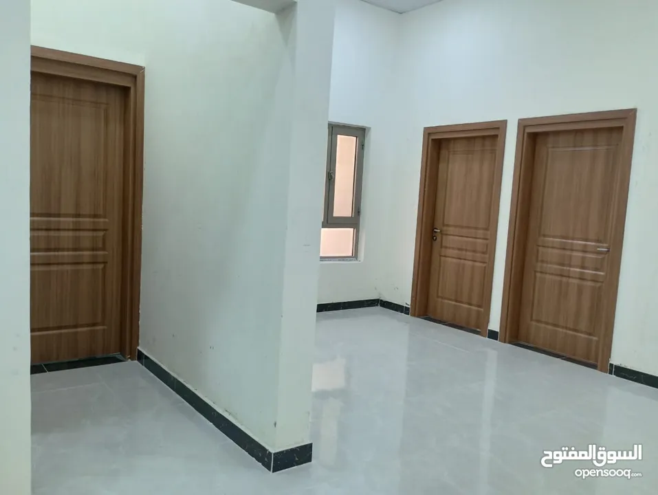 شقة حديثة مكتبية للإيجار في حي عمان