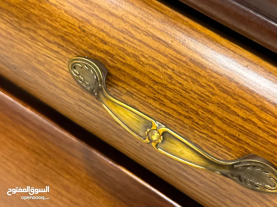 غرفة نوم شباب تفصيل فخمة جداً وراقيه للبيع بسعر مغري جداً