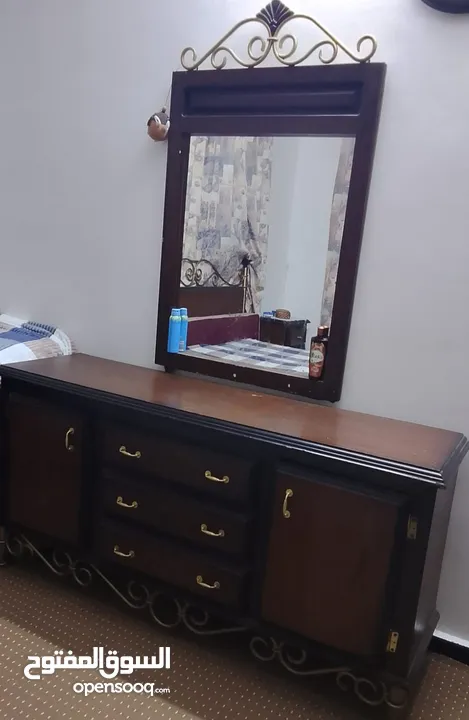 غرفه نوم كلاسيك خشب لاتيه