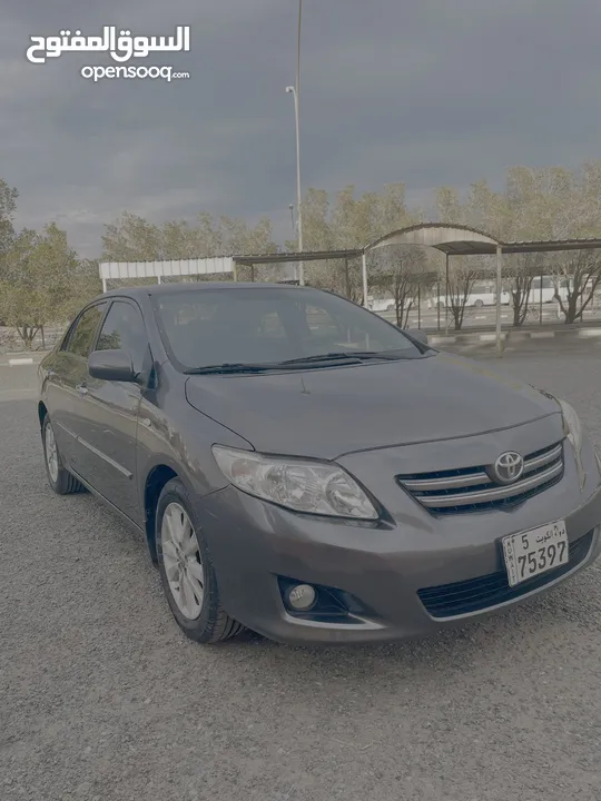 Family used corolla 2010 model in showroom  condition120k milage  1.6 lengine . Location Jaleeb