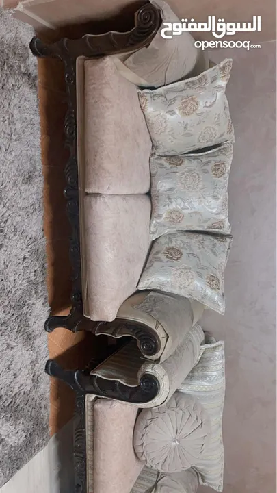 كنب نضيف بحالة الوكاله بسعر حرق