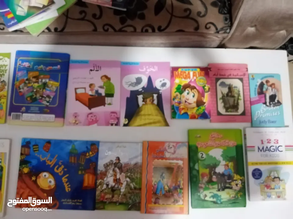 كتب وقصص انجليزي وعربي وتعليمي كميه كبيره اي كتاب بدينار