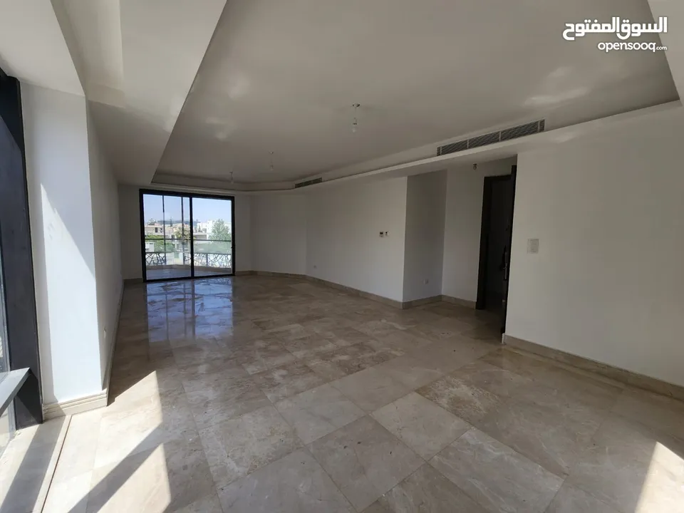 شقة فارغة للبيع بين الدوار الرابع و الخامس(عدد 2 ) - ref: 14611