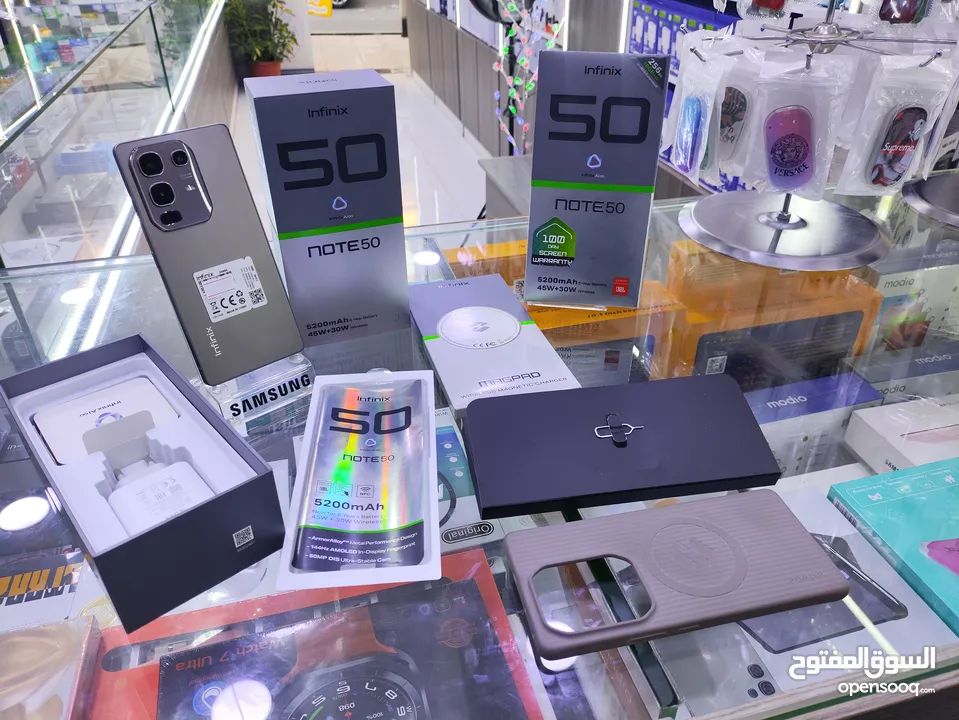 مستعمل يومين NOTE 50 جيجا 256 رام 16 معها كامل اغراضها الاصلية تيتانيوم لون متوفر توصيل