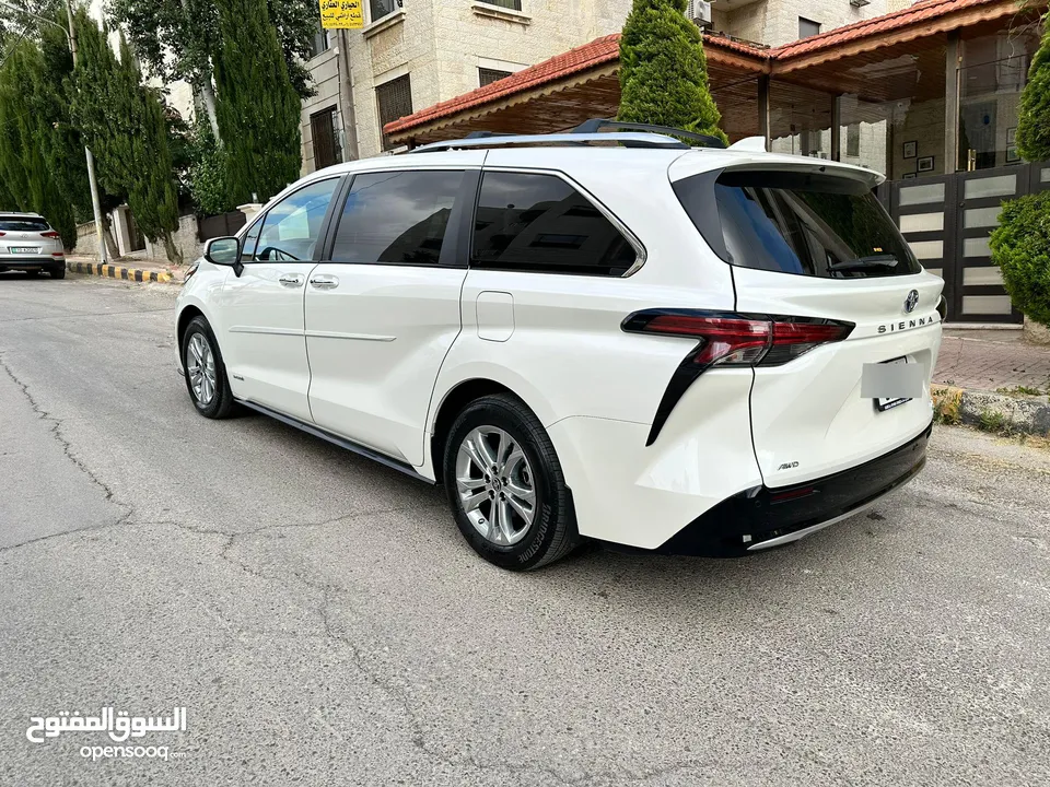 2021 Toyota Sienna Platinum Hybrid AWD