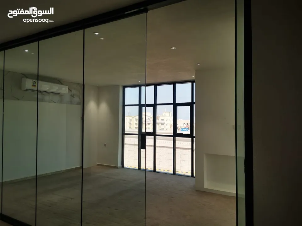 مكتب للإيجار بإطلالة جسر صحار Office for rent with sohar bridge view