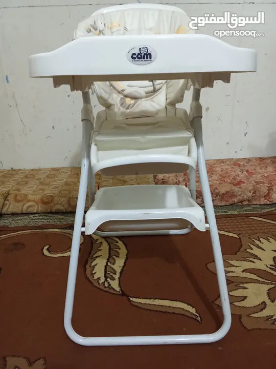 مقعد اطفال مستعمله بحاله جيده للبيع ايطالي الصنع ماركتها cam