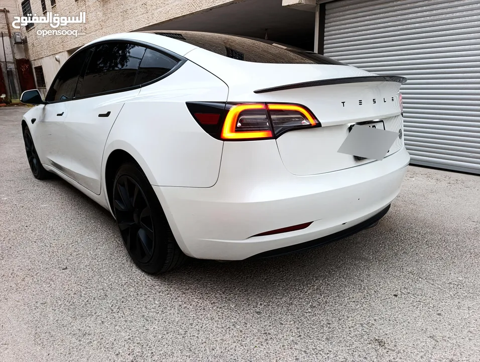 TESLA MODEL 3 ONLY 8000KM