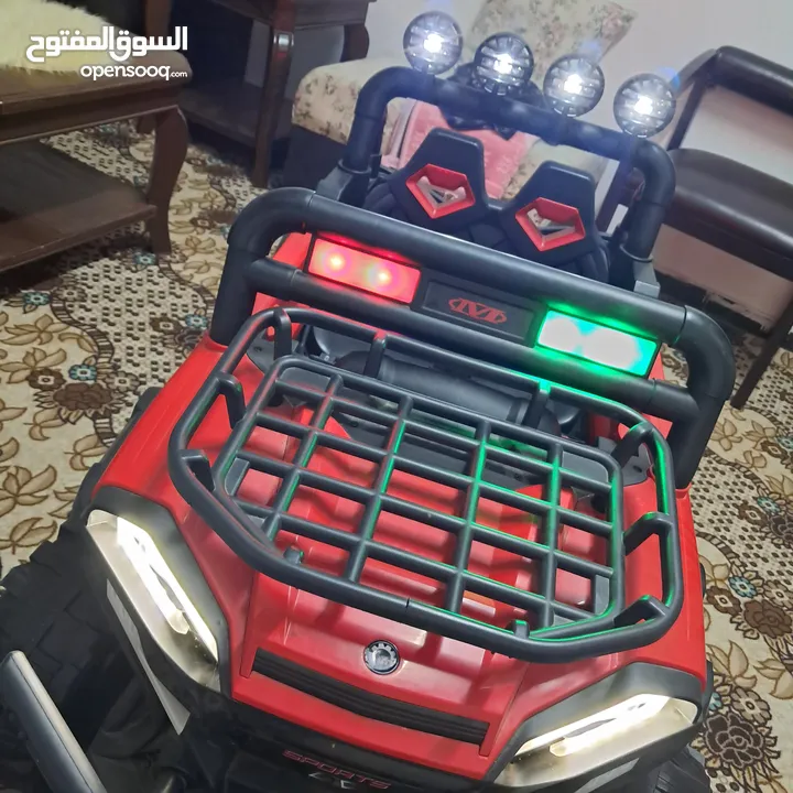 سيارة أطفال