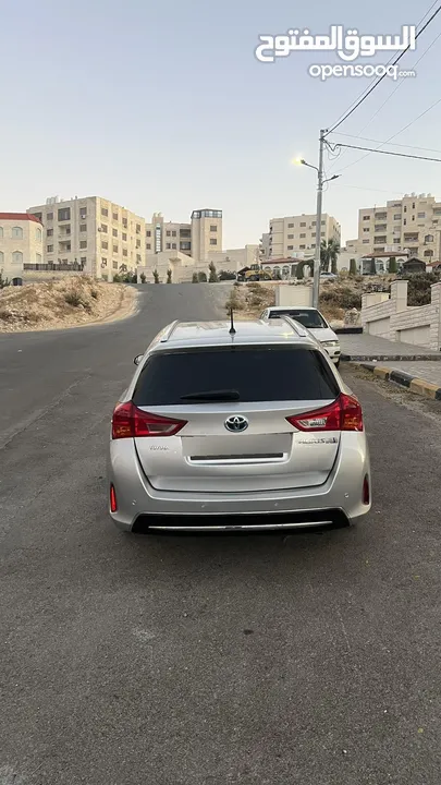 تويتا اوريس TOYOTA AURIS للبيع