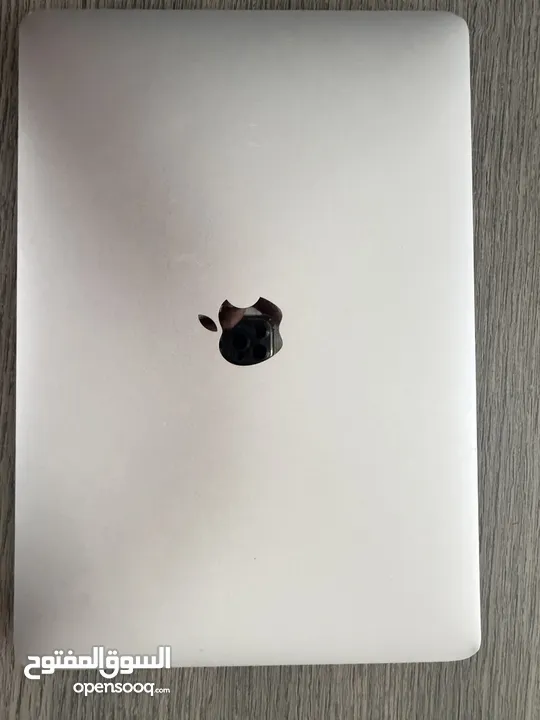 جهاز لابتوب macbook pro للبيع موصفاتو بالصور
