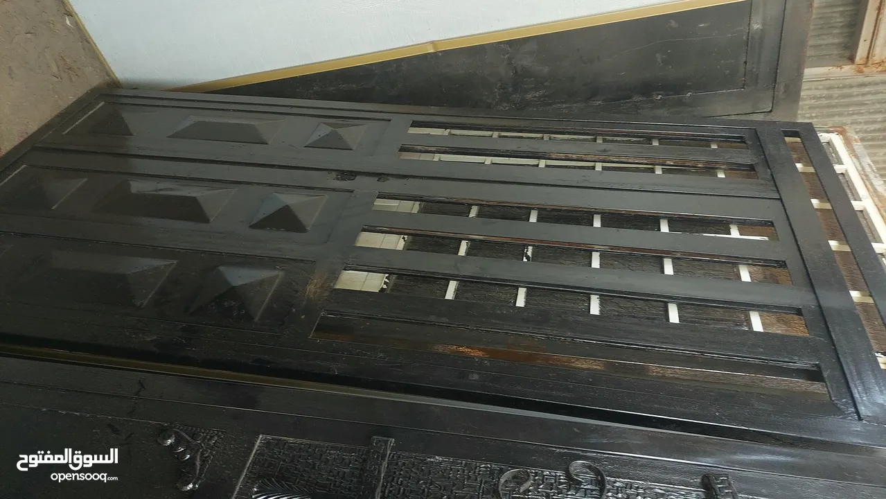 بواب شبابيك مطابخ مراجيح  بواب سحاب ماكنات خياطه ماكنات طباعه ماكنات تصوير وثائق خزانات ستيل