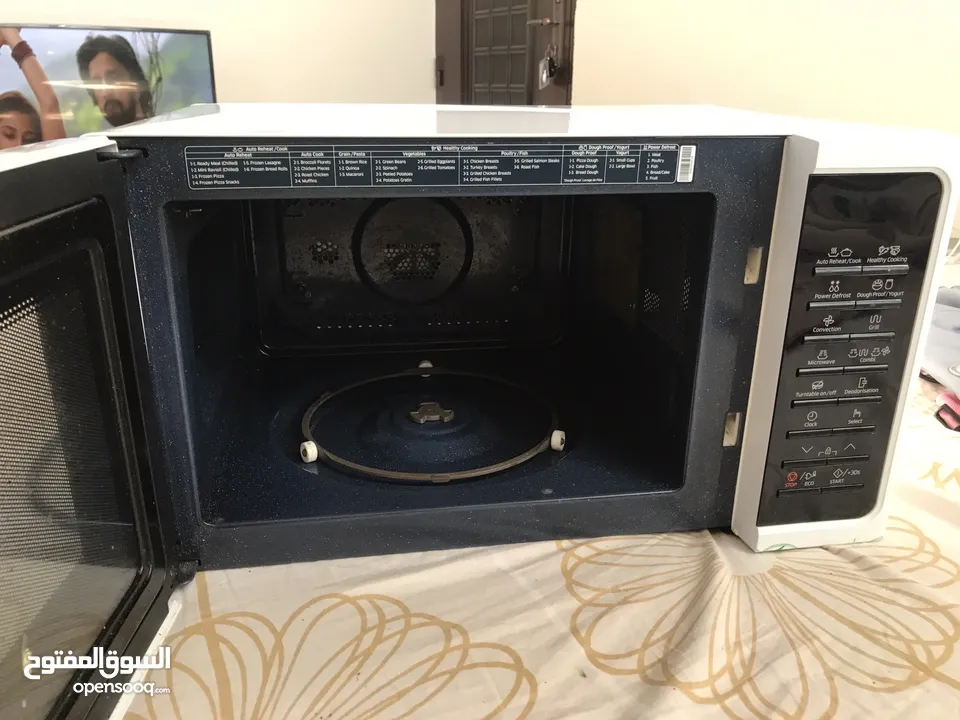 Samsung Microwave Oven with Convection MC28H5015AW 28Ltr.. Mint condition rarely used.