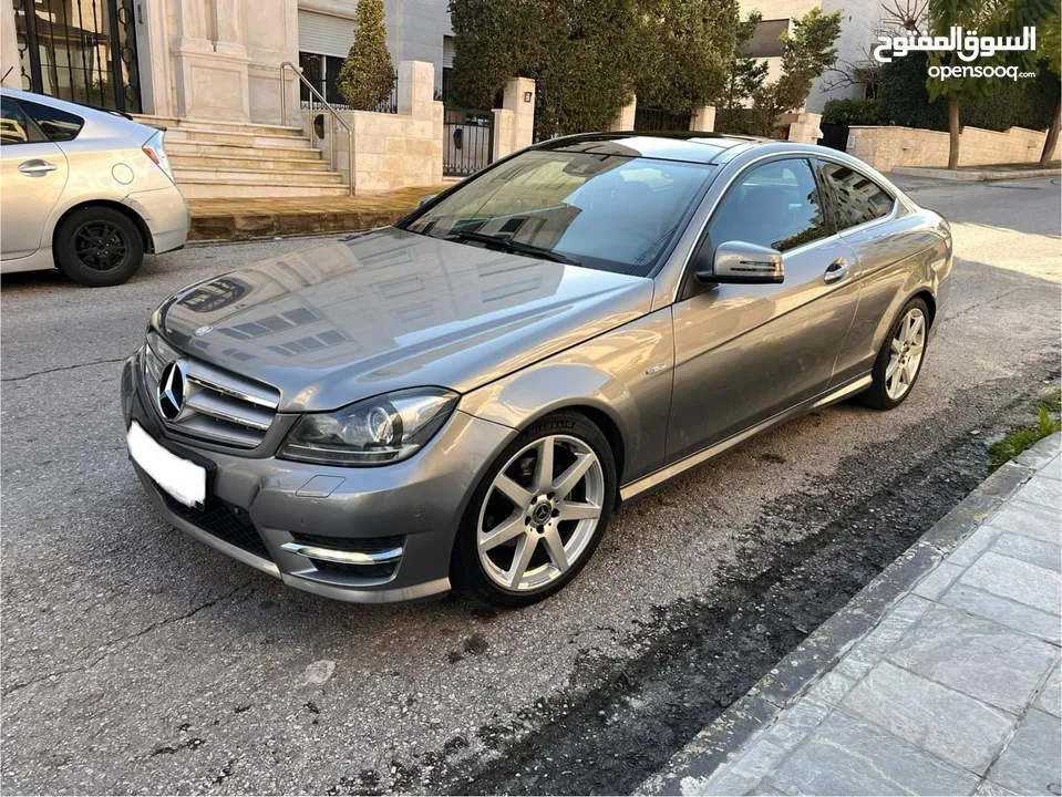 للبيع بداعي السفر مرسيدس C250 كوبيه 2012