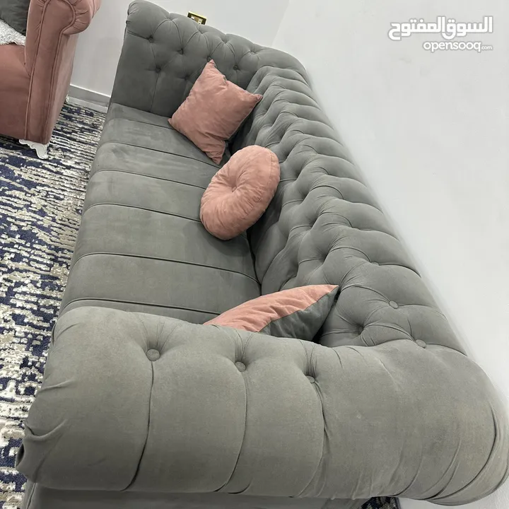 طقم كنب تفصيل ثقيل 8 مقاعد خشب سويد بحالة ممتازة