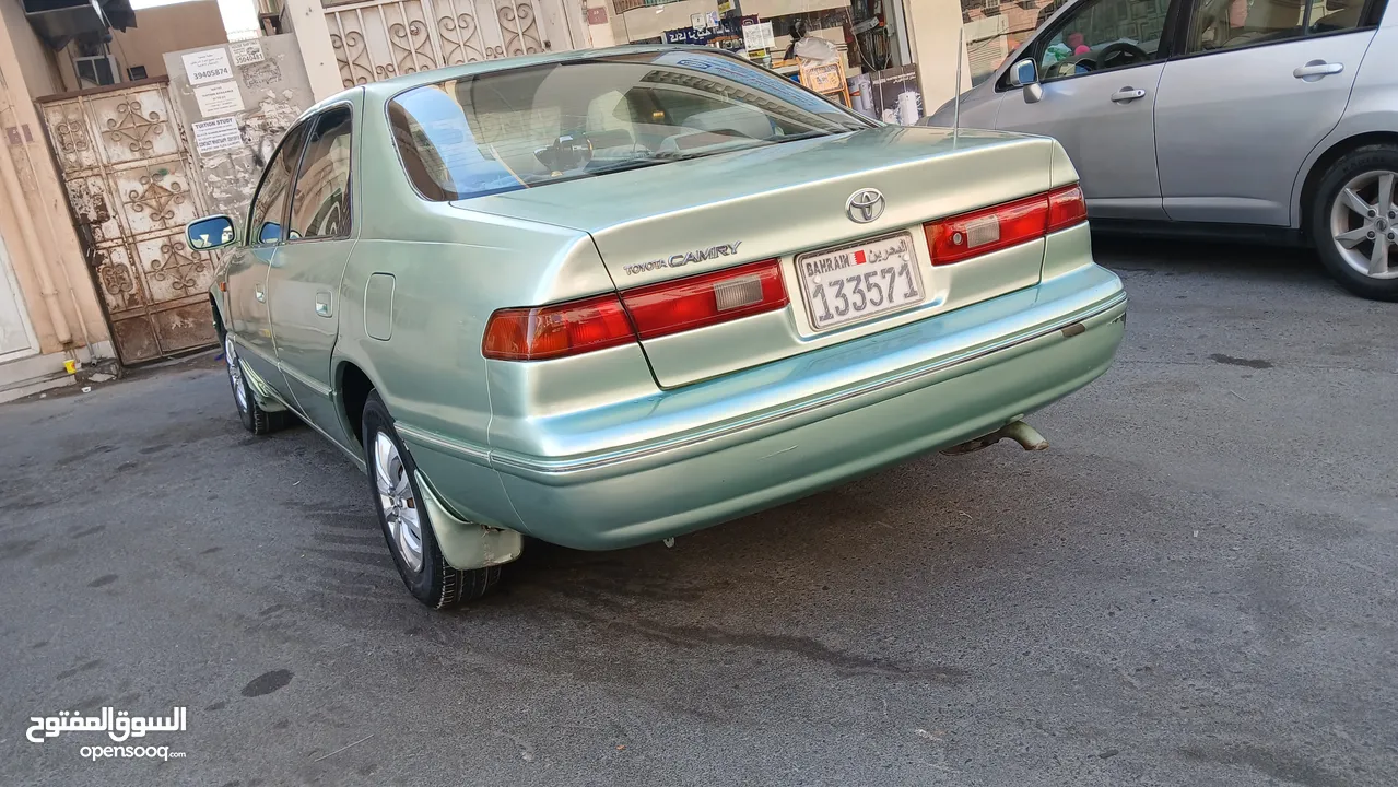 toyota camry green model 2000