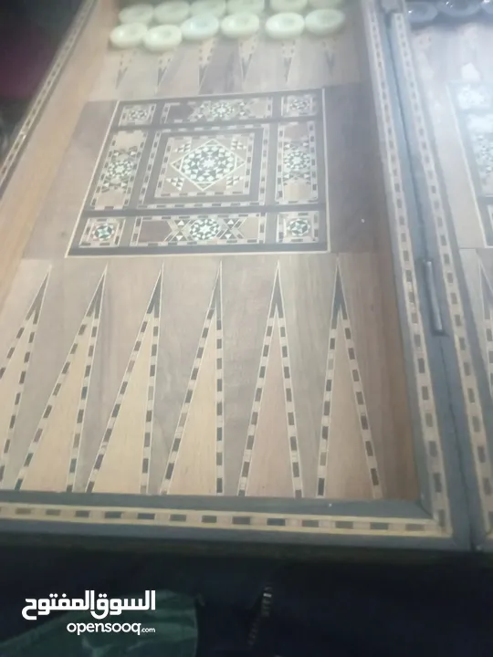 طاولة زهر تحفة للبيع مع شطرنج بنفس ا المستعجل