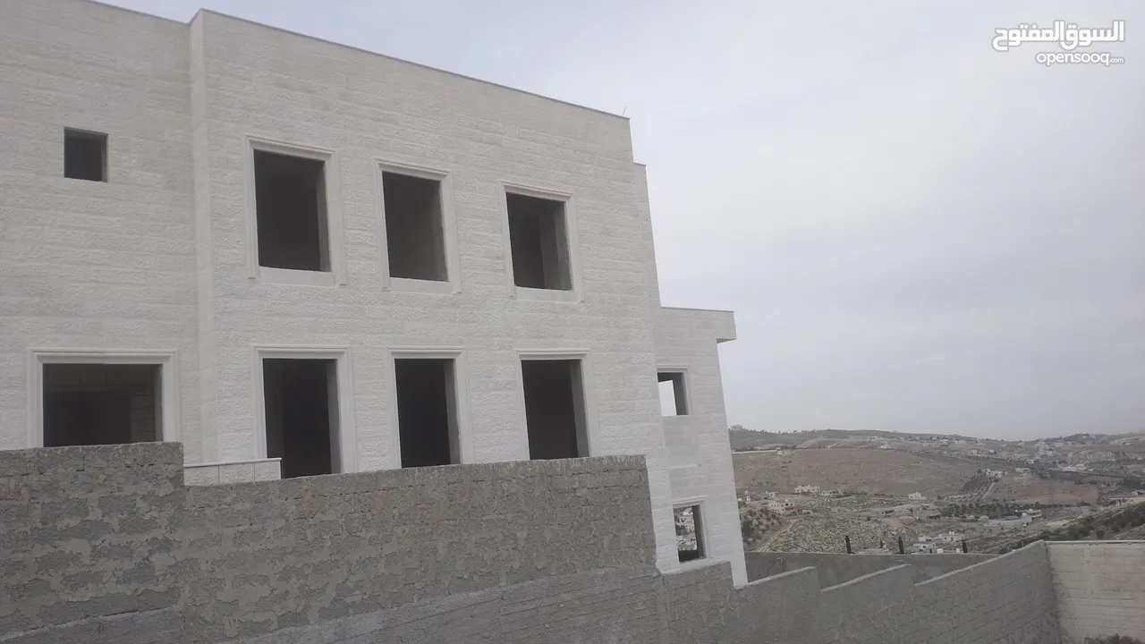 كحيل حجر  وتنظيف الصاروخ بالقذق الرملي او الصاروخ وصيانة المباني القديمة وعزل الحجر بماء الزجاج