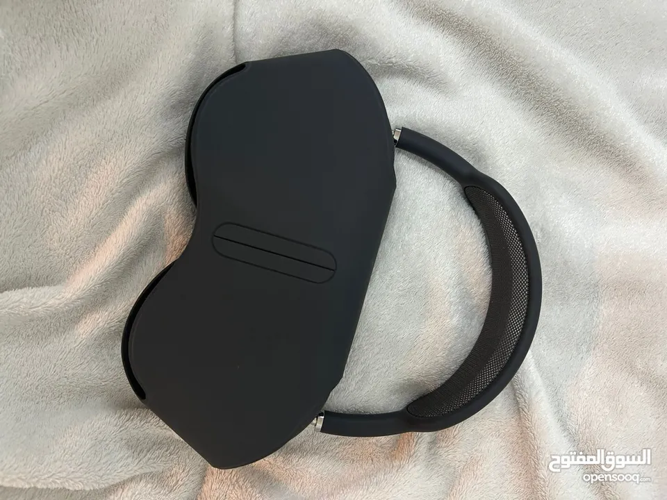 للبيع سماعة ابل AirPods max(السماعة خربانة)