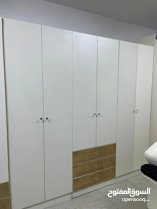 غرفة نوم خشبي راقية مميزة بوجود خزانة عشر دفات 6+2