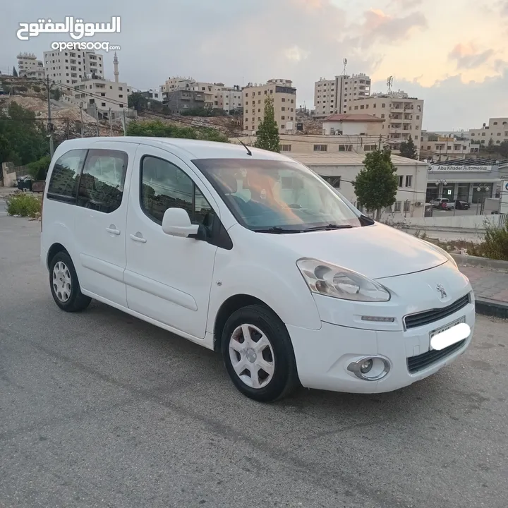 بيجو بارتنر 2014 جير عادي(4+1) دهان شركة