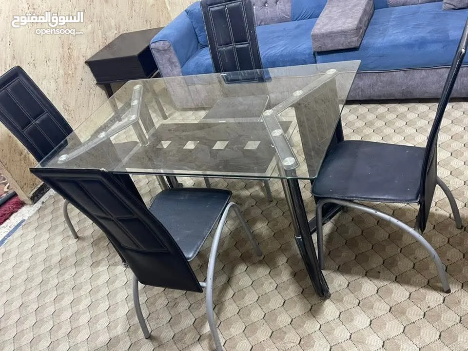 طقمين كنب وطاولة سفرة ومرجيحة