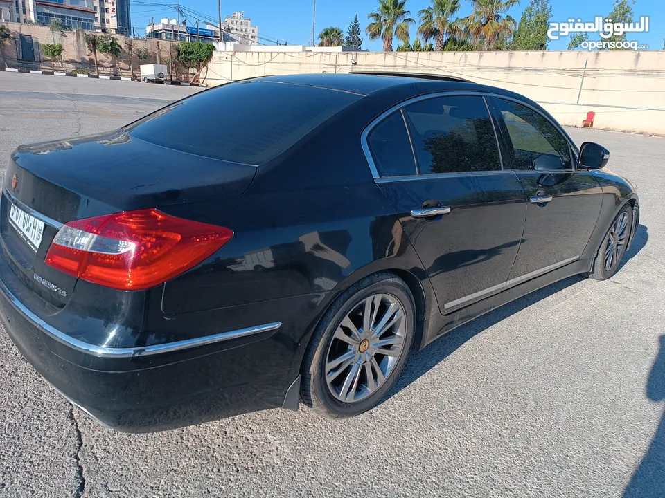 هيونداي جينيسس 2013