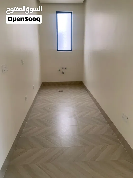 فيلا 6 غرف ماستر للبيع جاهز للسكن بسعر مميز  تشطيبات مودرن باركنج مغطي منطقه الريمان 2