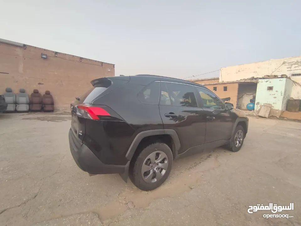 راف 4 2021 LE 4wd جات ذه اسبوع اتوماتيك ايصانص مافات ارقمت كاطعة 22000 الف كلم ا