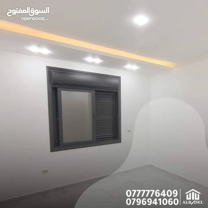 شقه للبيع أقساط طابق رابع اربد الحي الشرقي خلف مدارس الجيل الجديد وغرب مسجد البقاعي