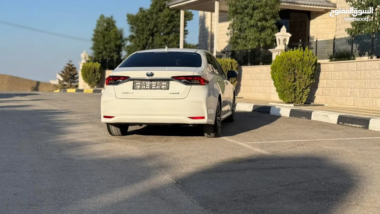 Toyota Corolla 1800 hybrid عداد قليل و ولا غرام بوية إضافات مميزة و بسعرررررررررررررر حررررررررقق