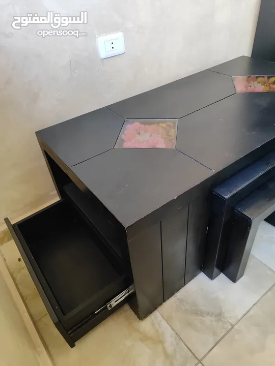 طاولة تلفزيون وطاولة وسط
