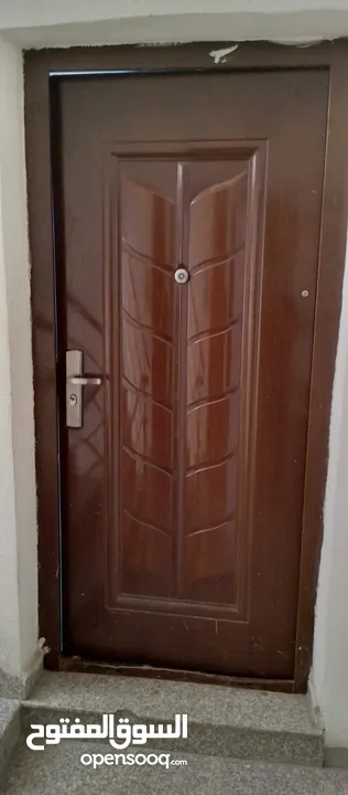 ابو يحيى لصيانة و تركيب جميع أبواب الامان  وأبواب الخشب