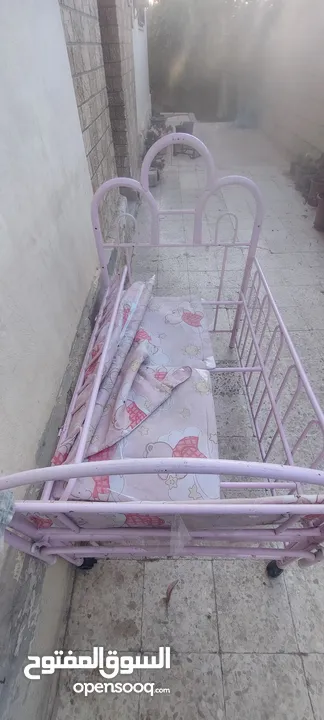 سرير اطفال بحاله ممتازه بسعر حرق