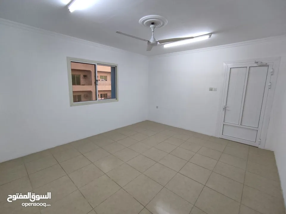 1 Bedroom With Ewa In East Riffa Near Montreal showroom