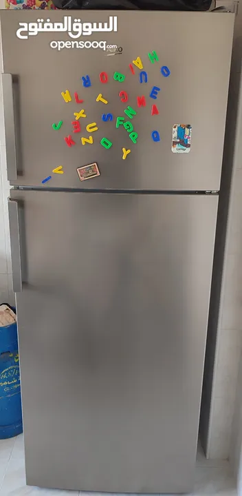 ثلاجة بحالة ممتازة للبيع